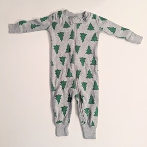 Hanna Andersson Footless Sleeper in Tannenbaum